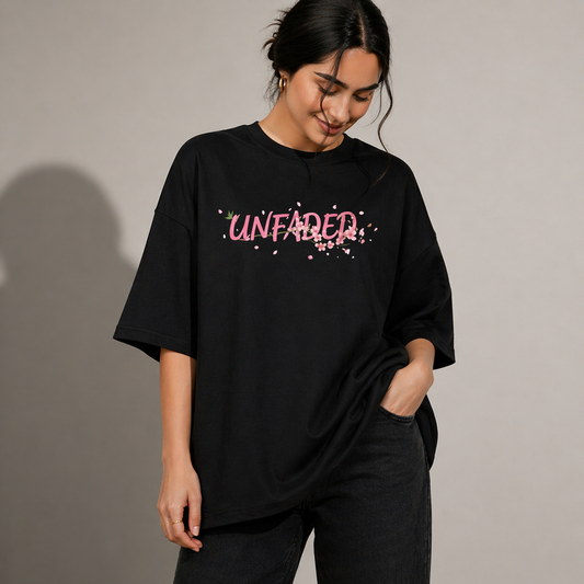 Sakura Script – Women’s Oversized T-Shirt