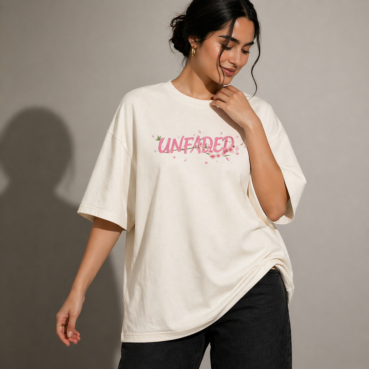 Sakura Script – Women’s Oversized T-Shirt