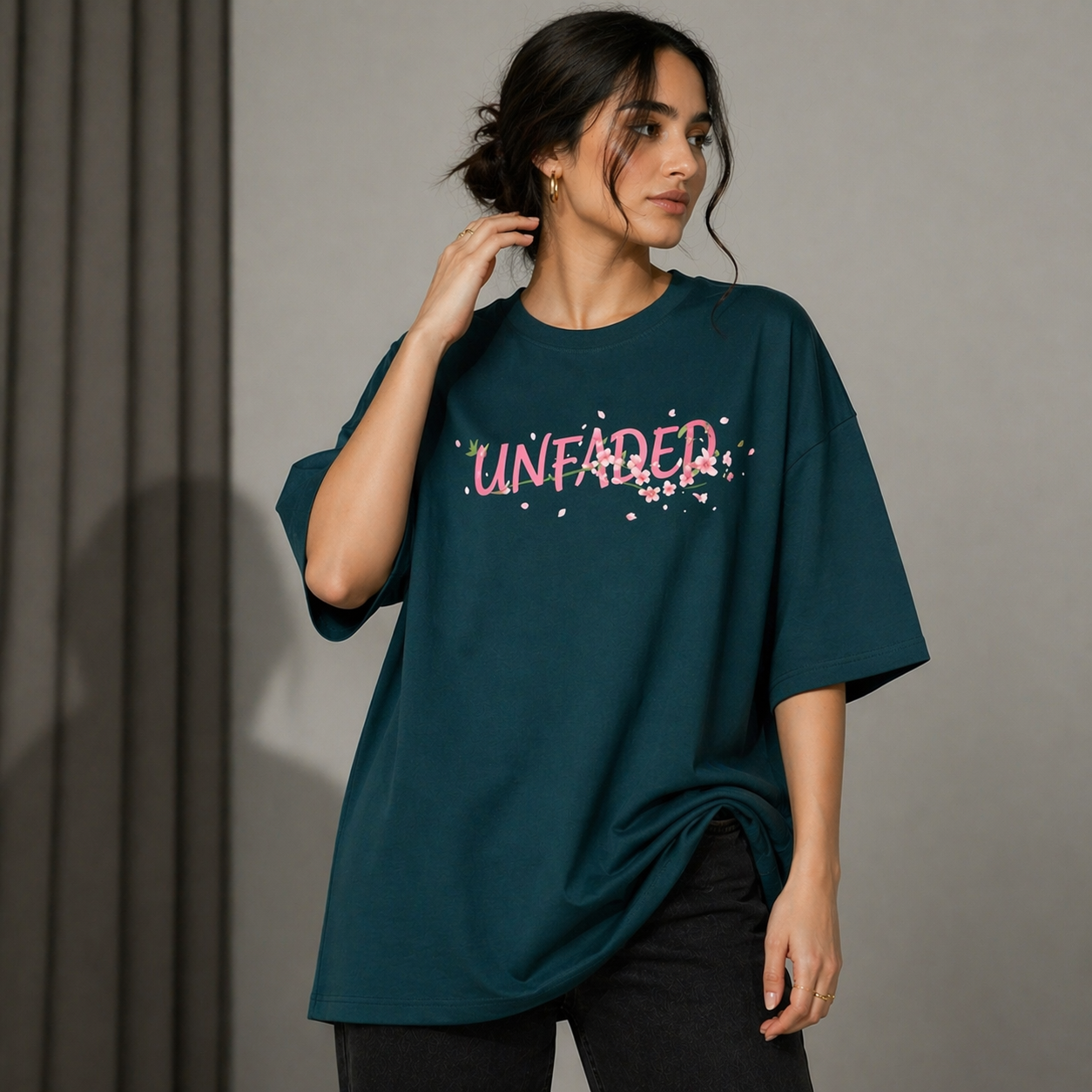 Sakura Script – Women’s Oversized T-Shirt
