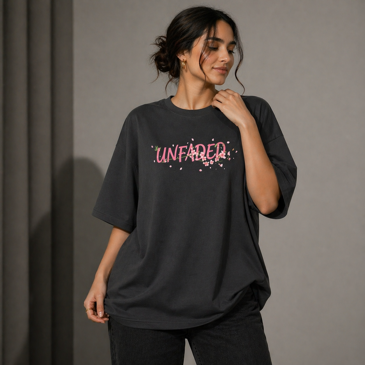 Sakura Script – Women’s Oversized T-Shirt
