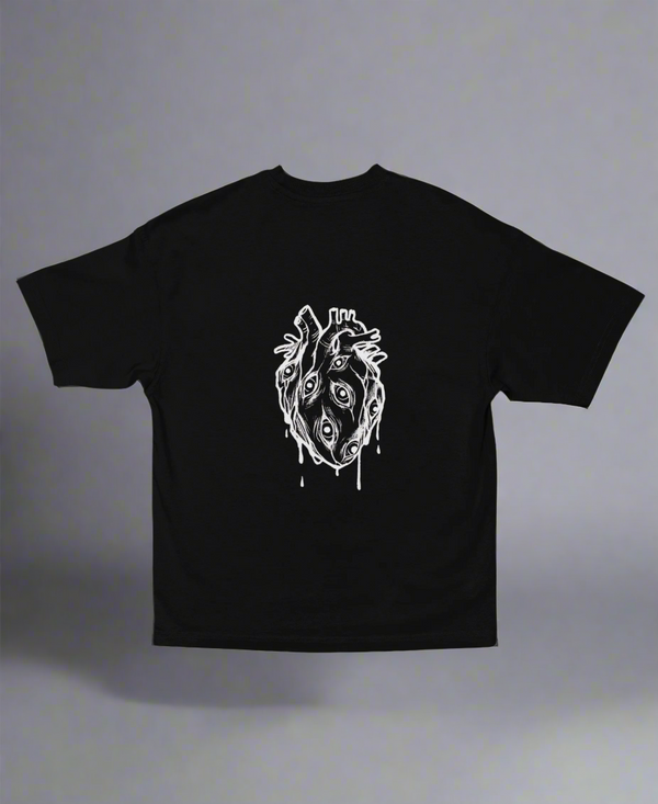 Heart of Eyes – Unisex Oversized Tee